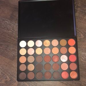 Morphe eyeshadow palette